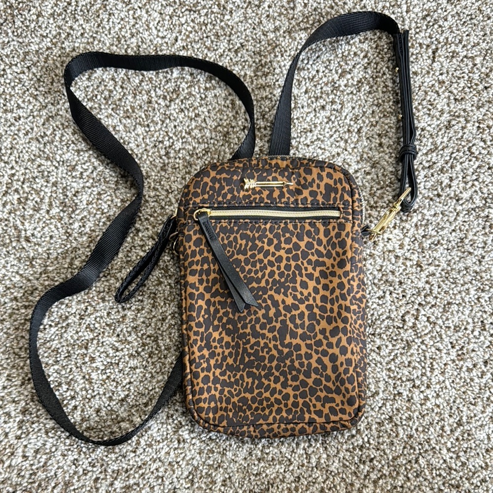 Stella & Dot Crush It Crossbody - Leopard
